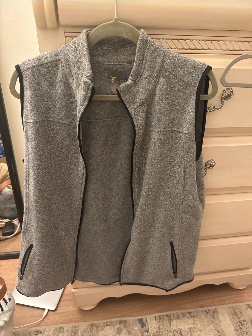 Women’s Grey Zip-Front Fleece Vest